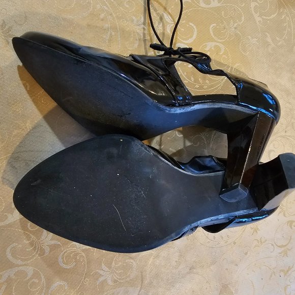 Stuart Weitzman - Picture 2 of 4